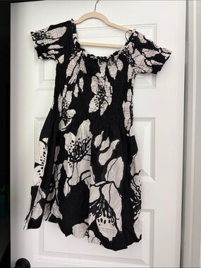 H&M Black and Cream Floral Smocked Off-Shoulder Casual Dress